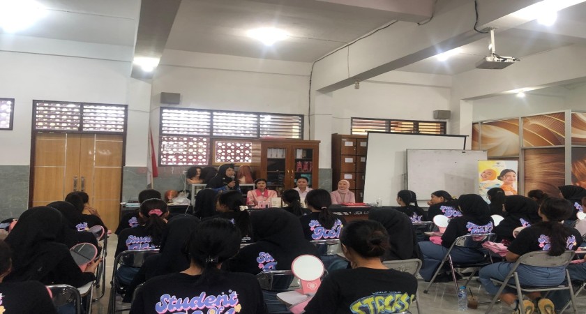 'Pampering Time' Siswa Kecantikan dan Spa Bersama Emina