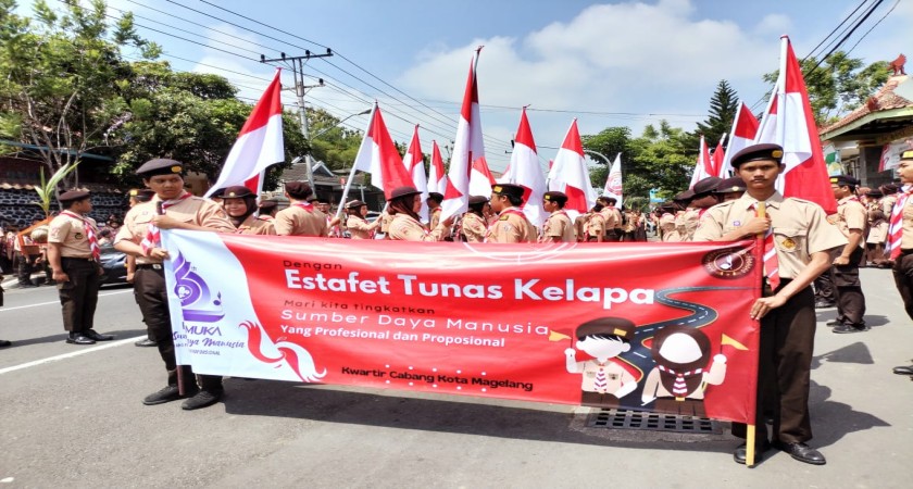 SEKAR KEDATON & PANGLIMA KEDATON SMK N 3 MAGELANG AMBIL BAGIAN DALAM ESTAFET TUNAS KELAPA 2023