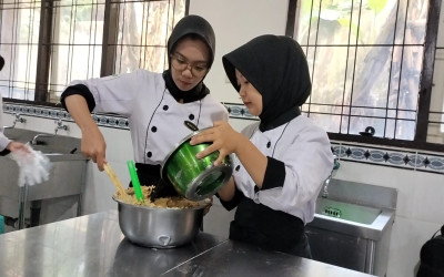 Peningkatan Kompetensi Kewirausahaan Melalui Teaching Factory di SMK Negeri 3 Magelang
