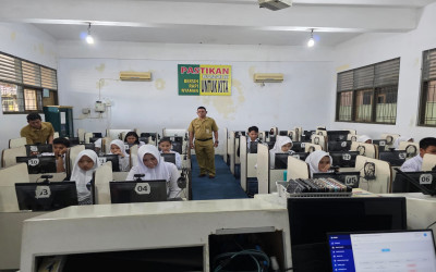 Murid SMK Negeri 3 Magelang Ikuti Asesmen Nasional 2025